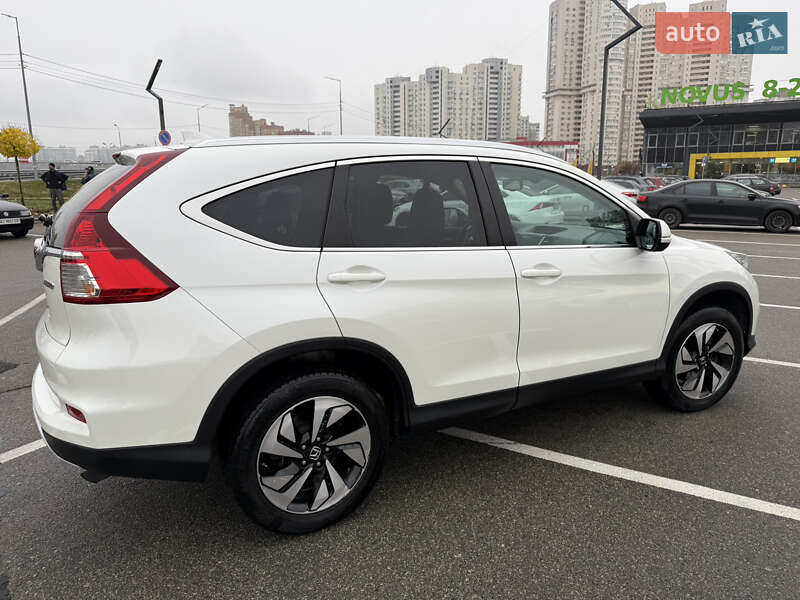 Позашляховик / Кросовер Honda CR-V 2015 в Києві