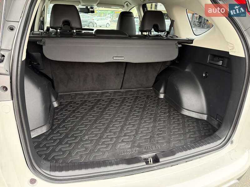 Позашляховик / Кросовер Honda CR-V 2015 в Києві