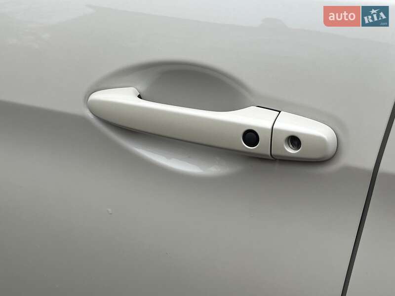 Позашляховик / Кросовер Honda CR-V 2016 в Києві