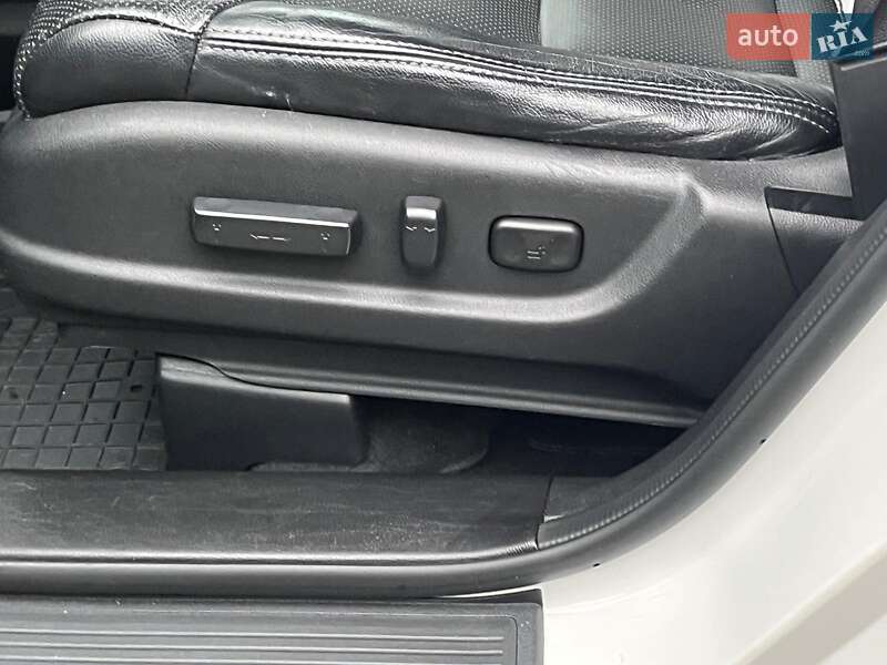 Позашляховик / Кросовер Honda CR-V 2016 в Києві