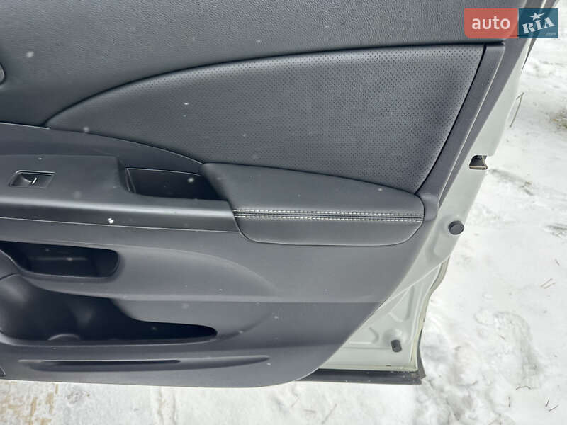 Внедорожник / Кроссовер Honda CR-V 2017 в Киеве