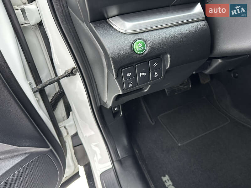 Внедорожник / Кроссовер Honda CR-V 2017 в Киеве