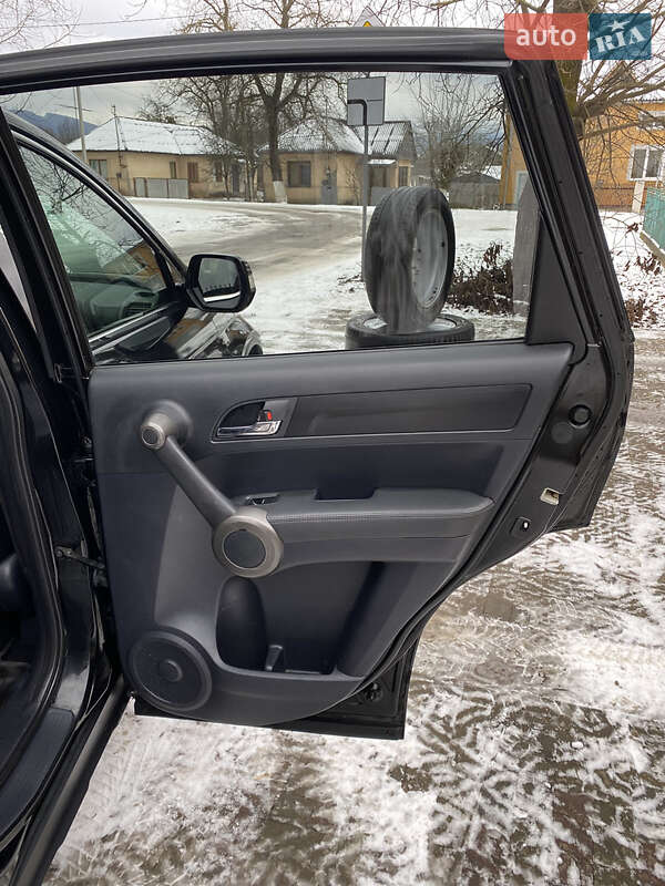 Внедорожник / Кроссовер Honda CR-V 2010 в Сваляве фото 17 Внедорожник / Кроссовер Honda CR-V 2010 в Сваляве