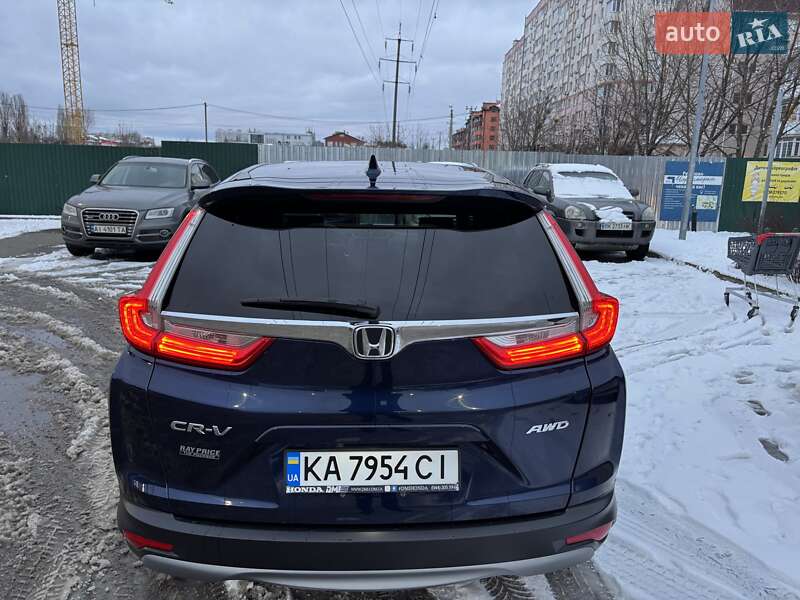 Внедорожник / Кроссовер Honda CR-V 2017 в Киеве