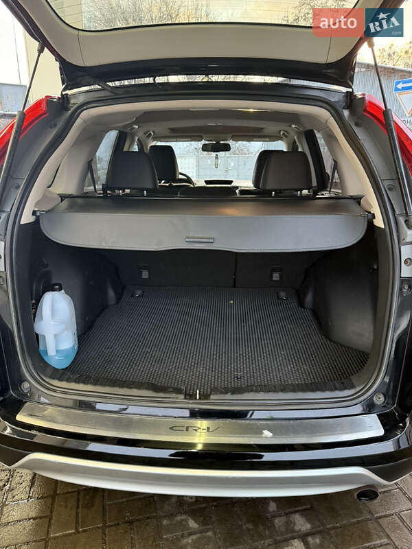 Внедорожник / Кроссовер Honda CR-V 2016 в Киеве