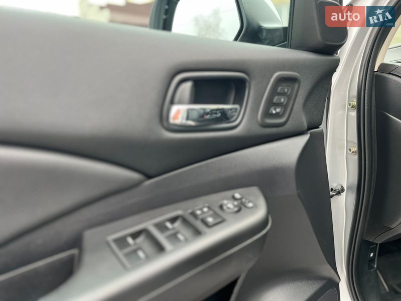 Внедорожник / Кроссовер Honda CR-V 2016 в Ивано-Франковске