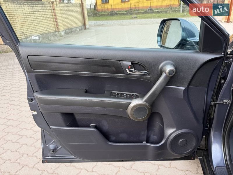 Позашляховик / Кросовер Honda CR-V 2011 в Радивиліві