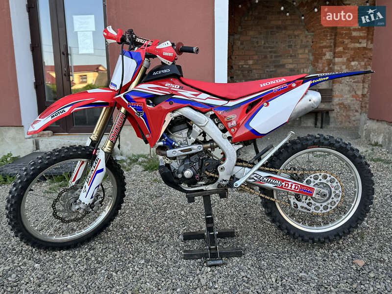 Мотоцикл Кросс Honda CRF 250R 2018 в 