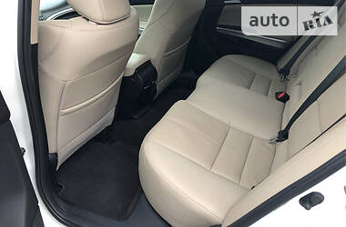 Позашляховик / Кросовер Honda Crosstour 2013 в 