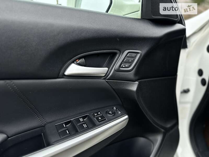 Внедорожник / Кроссовер Honda Crosstour 2013 в Киеве