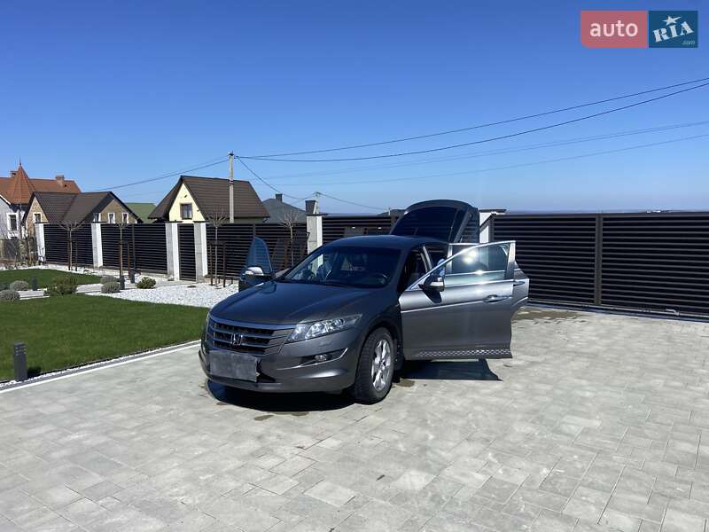 Внедорожник / Кроссовер Honda Crosstour 2012 в Черновцах