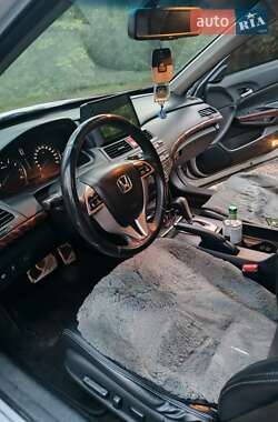 Внедорожник / Кроссовер Honda Crosstour 2011 в 