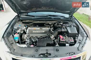 Внедорожник / Кроссовер Honda Crosstour 2013 в 