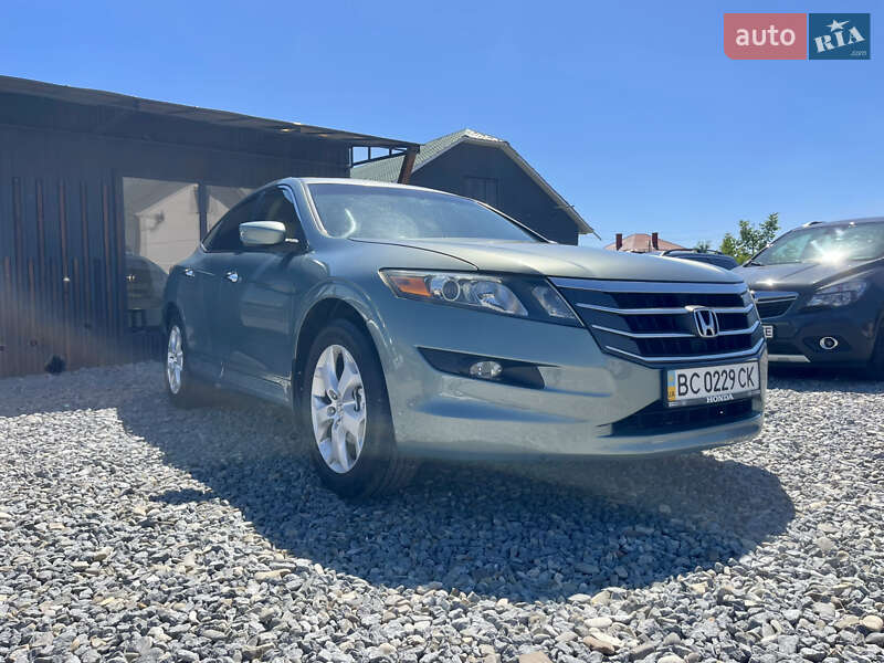 Позашляховик / Кросовер Honda Crosstour 2010 в Чернівцях