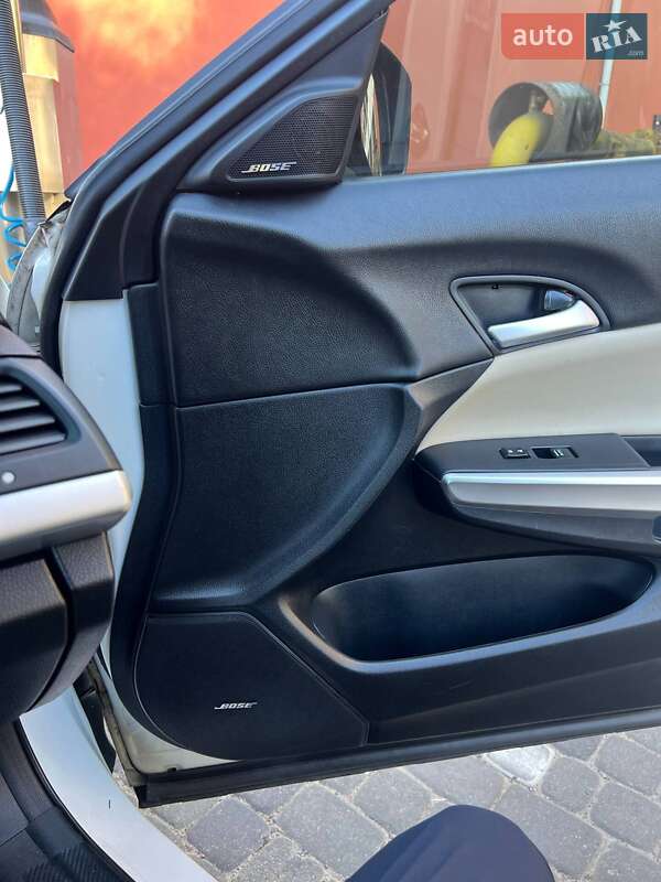 Позашляховик / Кросовер Honda Crosstour 2013 в Ірпені