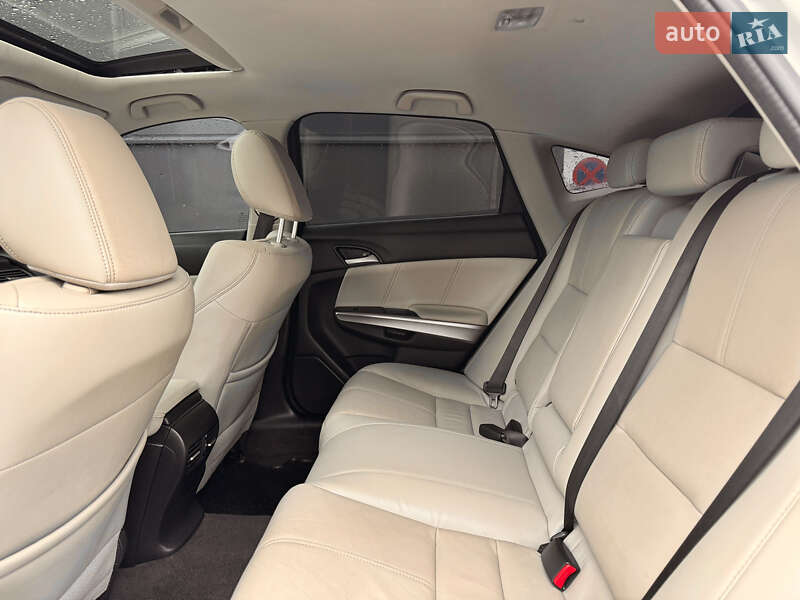 Внедорожник / Кроссовер Honda Crosstour 2014 в Киеве