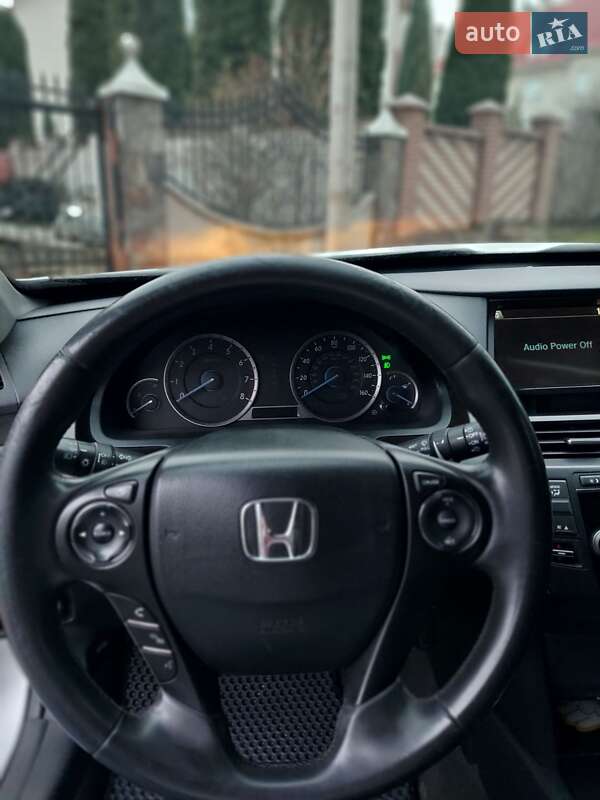 Внедорожник / Кроссовер Honda Crosstour 2014 в Черновцах