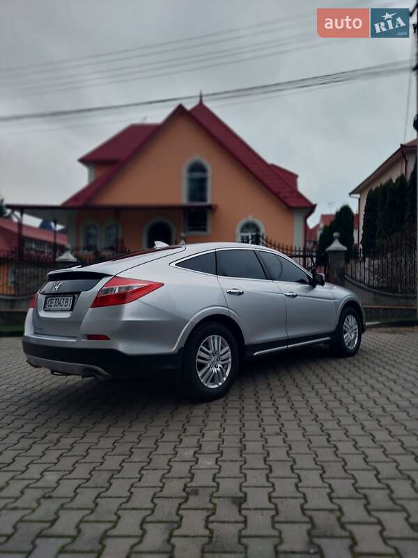 Внедорожник / Кроссовер Honda Crosstour 2014 в Черновцах