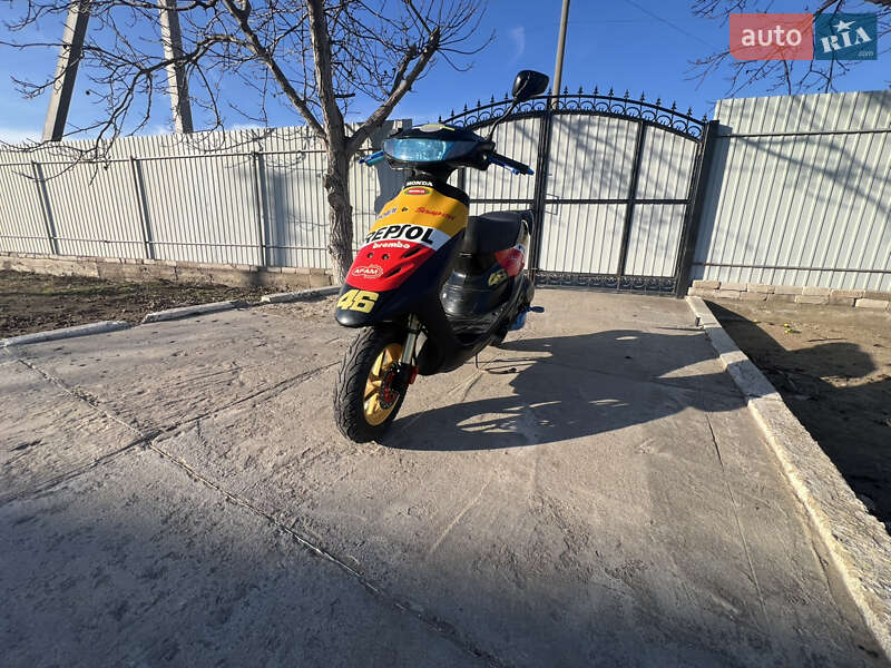 Мопеди Honda Dio AF-35 2004 в Вознесенську