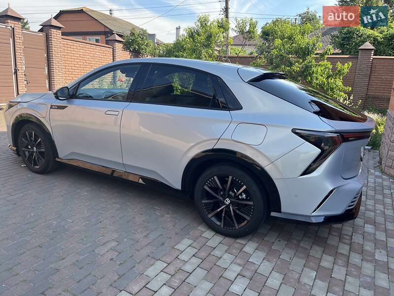 Внедорожник / Кроссовер Honda e:NP2 2024 в Киеве