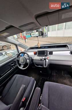 Минивэн Honda Elysion 2009 в 