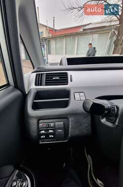 Минивэн Honda Elysion 2009 в 