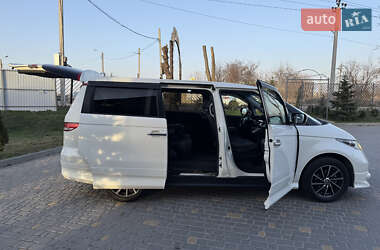 Минивэн Honda Elysion 2011 в 