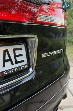 Минивэн Honda Elysion 2012 в 