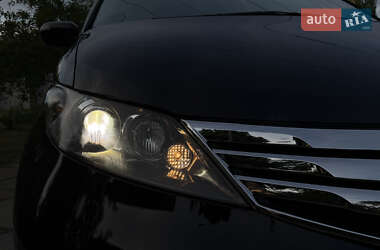 Минивэн Honda Elysion 2012 в 