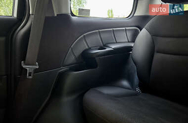 Минивэн Honda Elysion 2012 в 