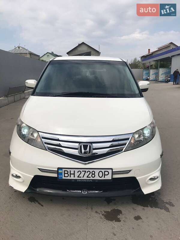 Минивэн Honda Elysion 2012 в 