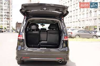 Мінівен Honda Elysion 2012 в 