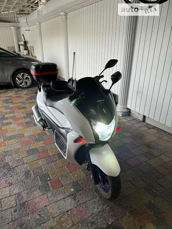 Максі-скутер Honda Faze 250 2012 в Тернополі фото 11 Максі-скутер Honda Faze 250 2012 в Тернополі