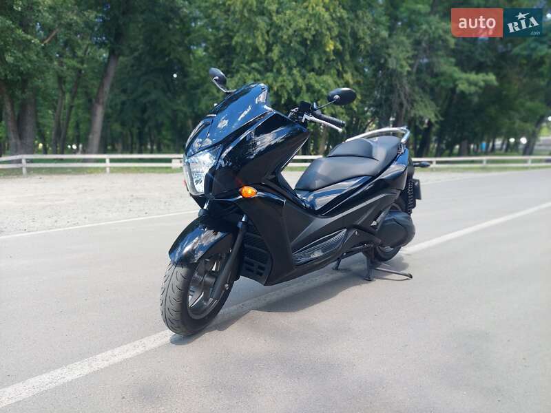 Макси-скутер Honda Faze 250 2011 в Малине