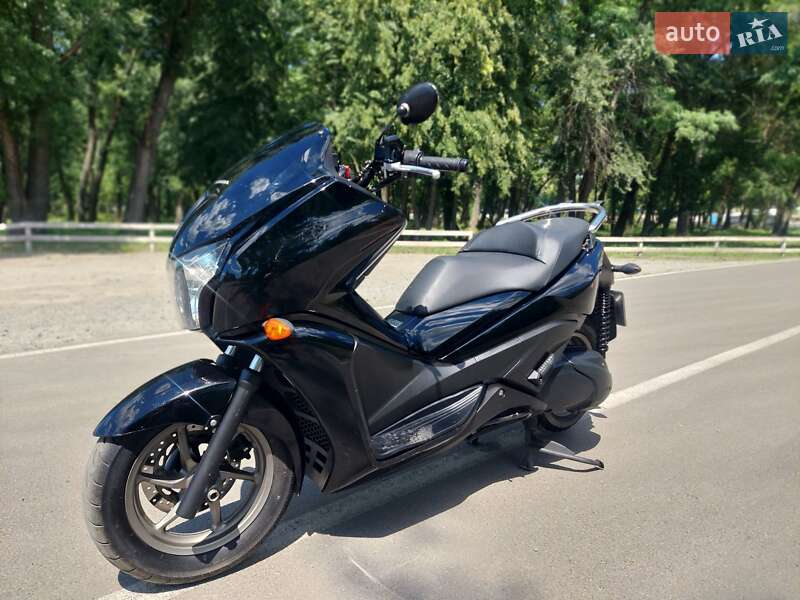 Макси-скутер Honda Faze 250 2011 в Малине