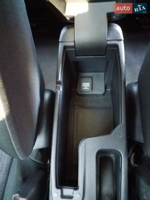 Хэтчбек Honda Fit 2016 в Славуте