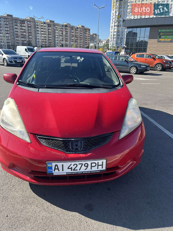 Хэтчбек Honda Fit 2012 в Киеве