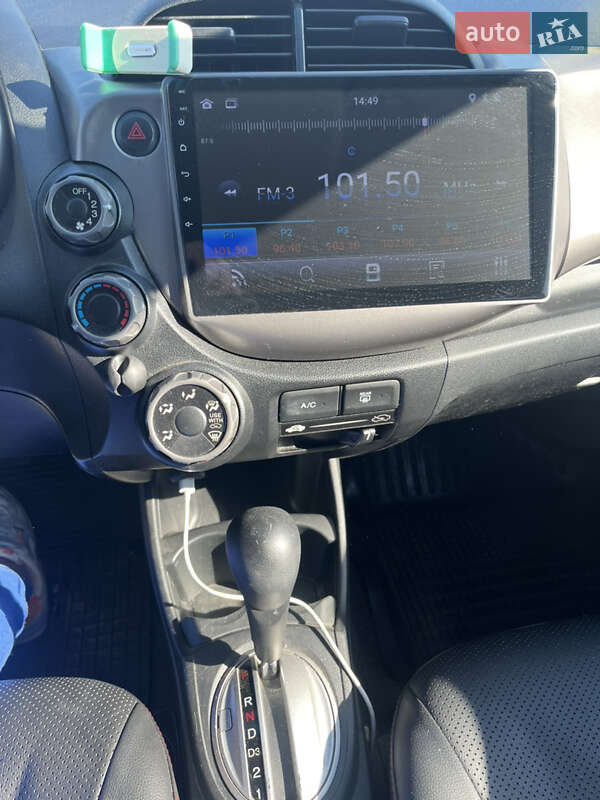 Хэтчбек Honda Fit 2012 в Киеве