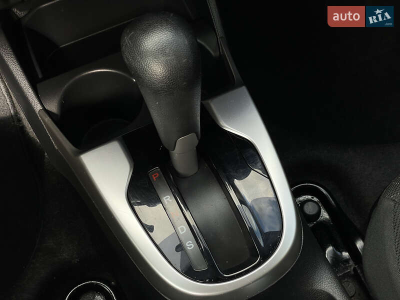 Хэтчбек Honda Fit 2015 в Одессе