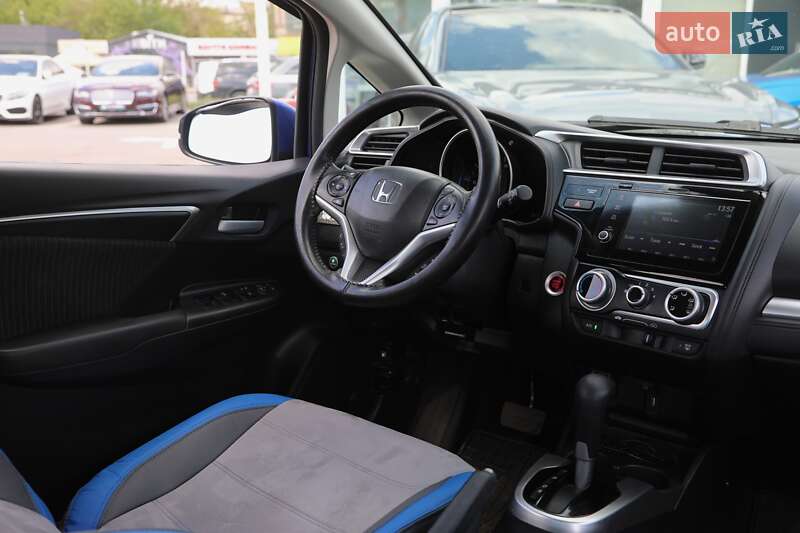 Хэтчбек Honda Fit 2017 в Харькове