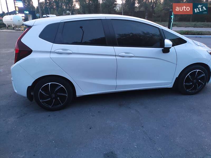 Хэтчбек Honda Fit 2015 в Днепре