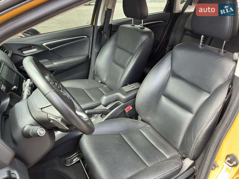 Хэтчбек Honda Fit 2017 в Киеве