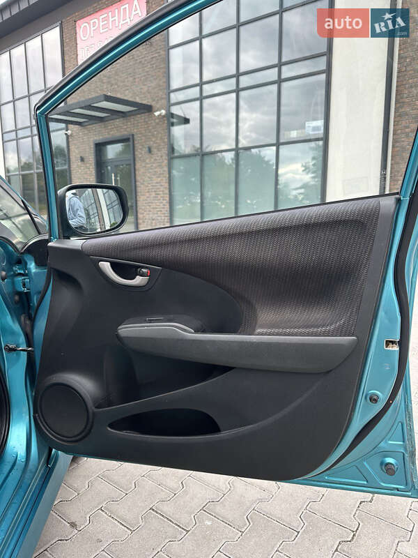 Хетчбек Honda Fit 2013 в Тернополі фото 8 Хетчбек Honda Fit 2013 в Тернополі