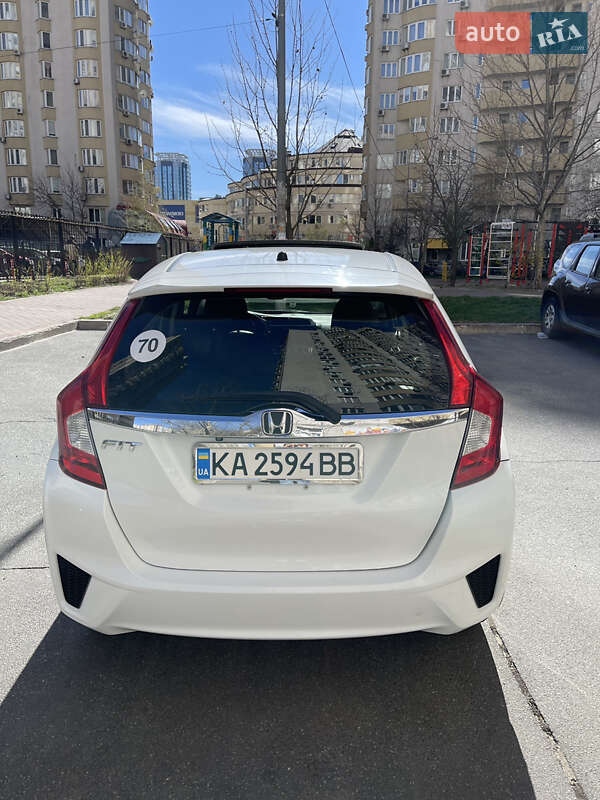 Хэтчбек Honda Fit 2016 в Киеве