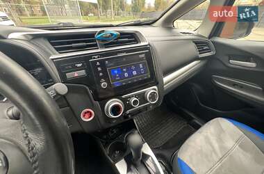 Хэтчбек Honda Fit 2017 в 
