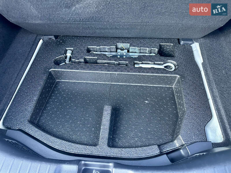 Хэтчбек Honda Fit 2019 в Киеве фото 22 Хэтчбек Honda Fit 2019 в Киеве