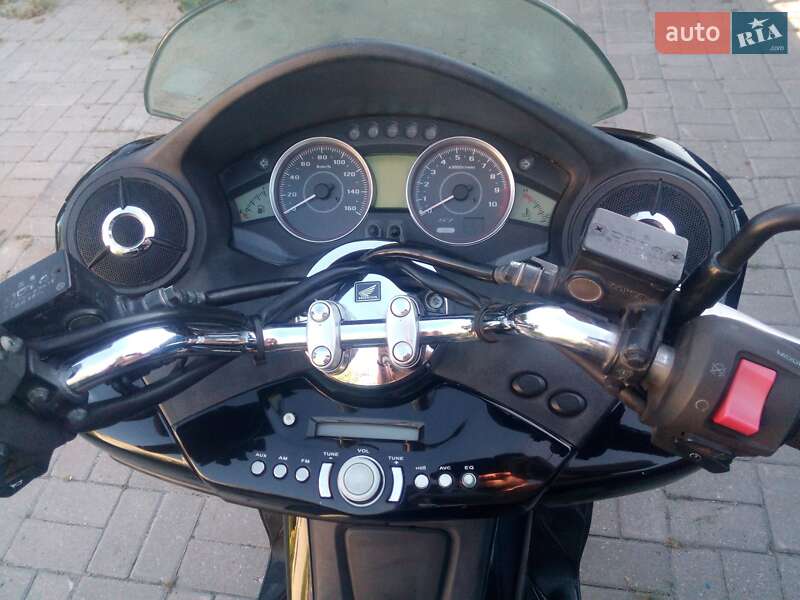 Макси-скутер Honda Forza 250 2010 в Павлограде фото 4 Макси-скутер Honda Forza 250 2010 в Павлограде