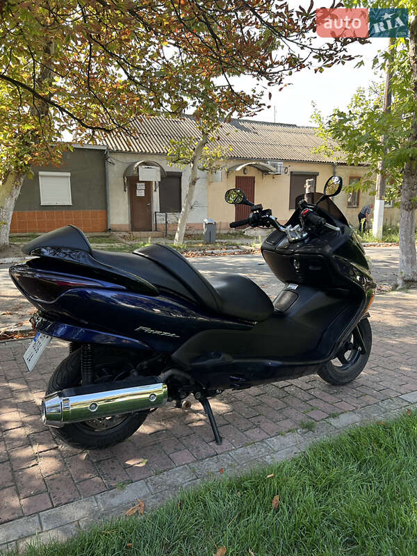 Максі-скутер Honda Forza 250 2004 в Білгороді-Дністровському