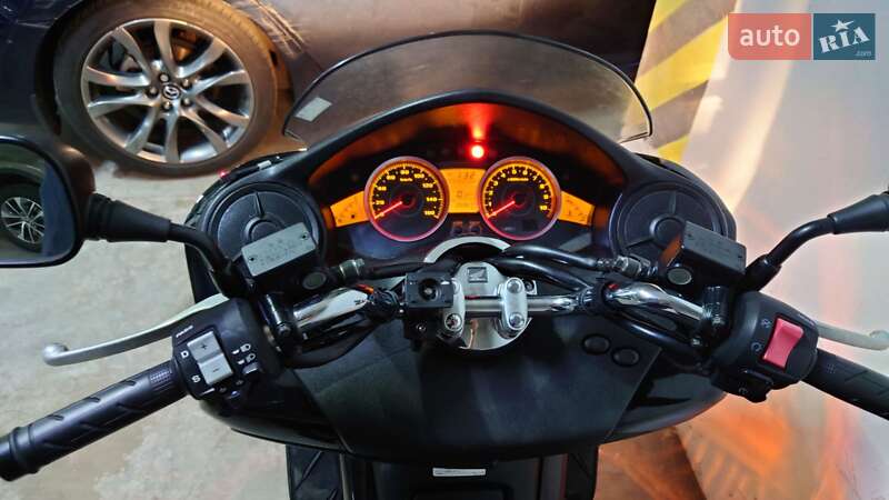 Максі-скутер Honda Forza 250 2011 в Києві