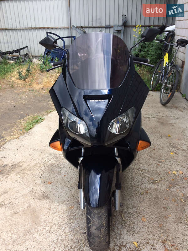 Макси-скутер Honda Forza 250 2003 в Ладыжине фото 2 Макси-скутер Honda Forza 250 2003 в Ладыжине